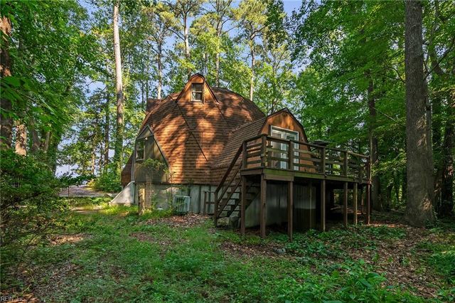 4868 Gardner LN, Suffolk, VA 23434