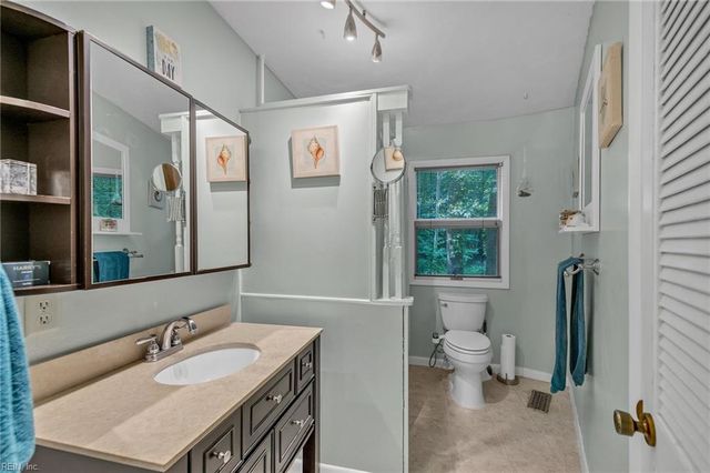 4868 Gardner LN, Suffolk, VA 23434