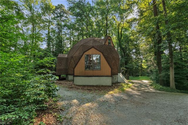 4868 Gardner LN, Suffolk, VA 23434