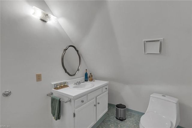 4868 Gardner LN, Suffolk, VA 23434