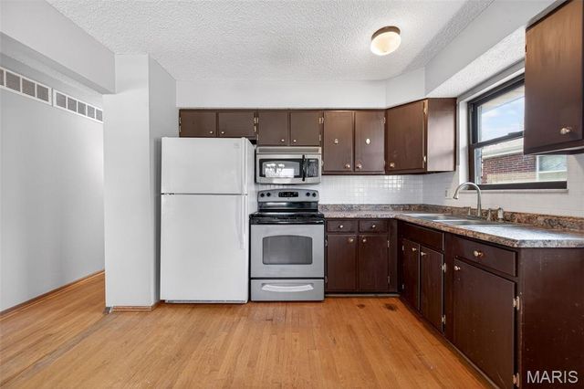 4446 Eminence Avenue, Berkeley, MO 63134