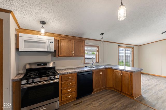 4687 Breckenridge Drive, Columbus, IN 47203
