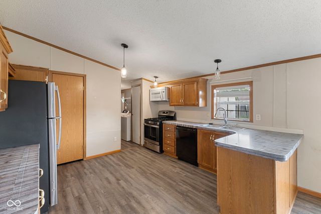 4687 Breckenridge Drive, Columbus, IN 47203