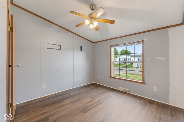 4687 Breckenridge Drive, Columbus, IN 47203