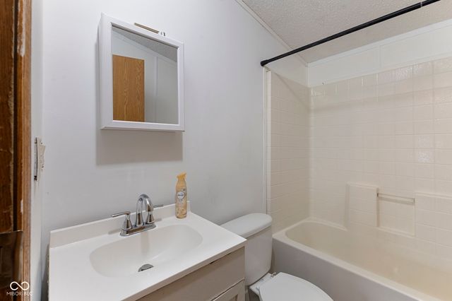 4687 Breckenridge Drive, Columbus, IN 47203
