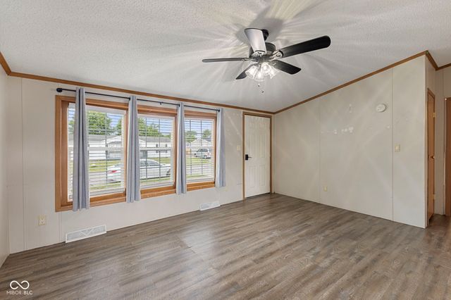 4687 Breckenridge Drive, Columbus, IN 47203
