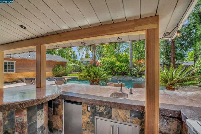 383 Princeton Ln, Danville, CA 94526