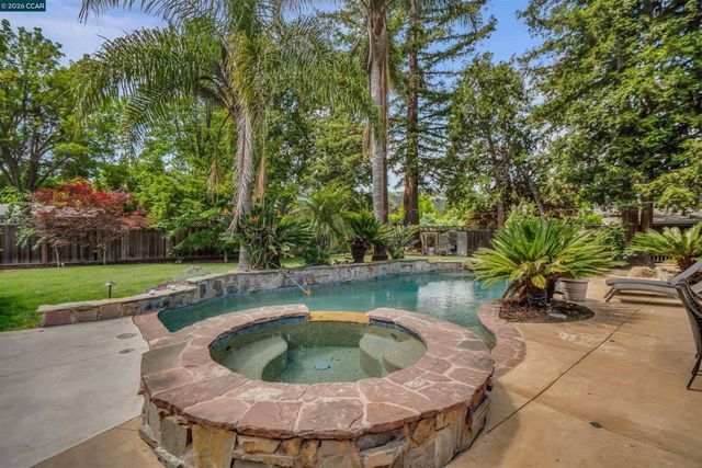 383 Princeton Ln, Danville, CA 94526