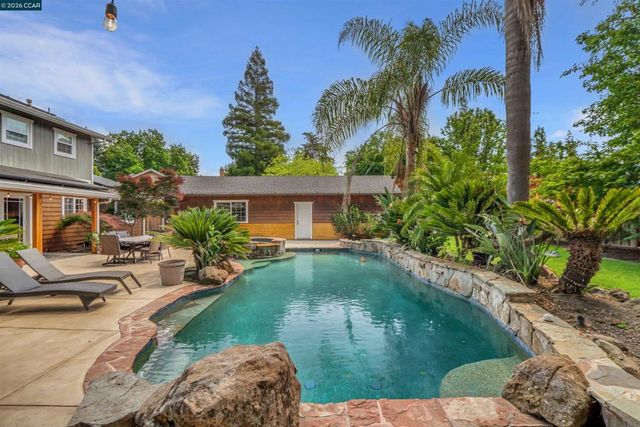 383 Princeton Ln, Danville, CA 94526