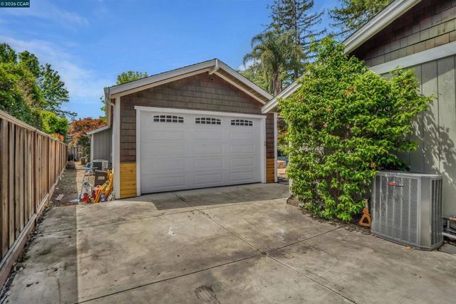 383 Princeton Ln, Danville, CA 94526
