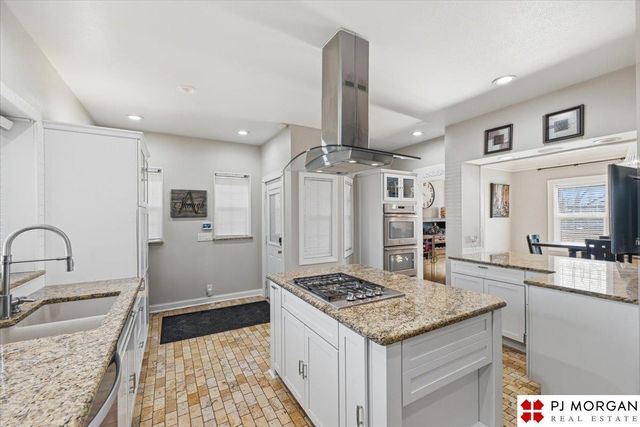 4016 Davenport Street, Omaha, NE 68131