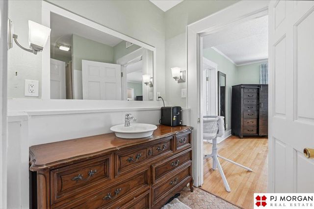4016 Davenport Street, Omaha, NE 68131