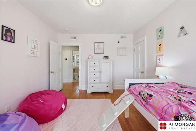 4016 Davenport Street, Omaha, NE 68131