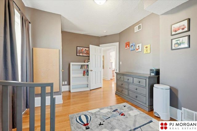 4016 Davenport Street, Omaha, NE 68131