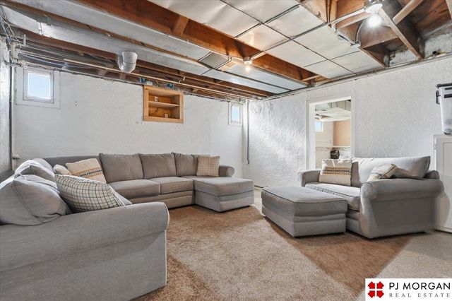 4016 Davenport Street, Omaha, NE 68131