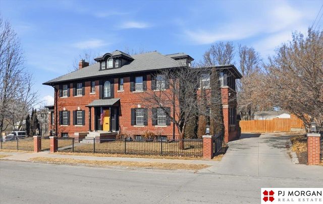 4016 Davenport Street, Omaha, NE 68131