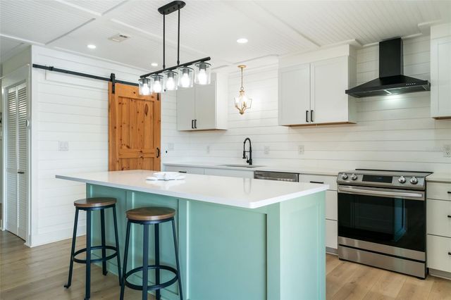 724 115TH AVENUE N 2202, St Petersburg, FL 33716