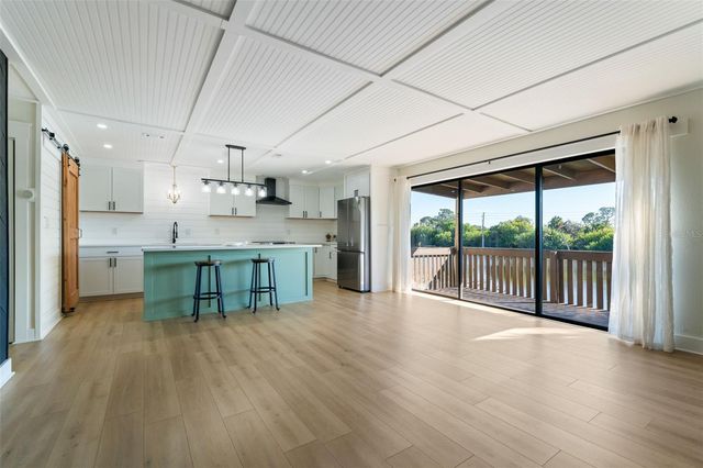 724 115TH AVENUE N 2202, St Petersburg, FL 33716