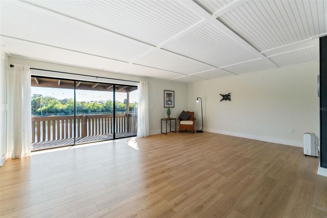 724 115TH AVENUE N 2202, St Petersburg, FL 33716