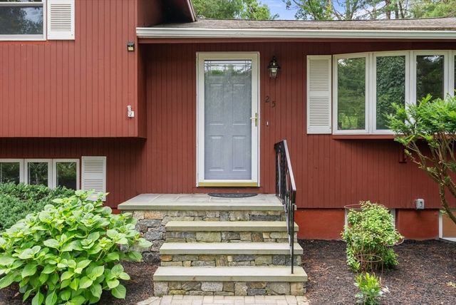 25 Meadowbrook Road, Sudbury, MA 01776