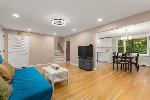 25 Meadowbrook Road, Sudbury, MA 01776