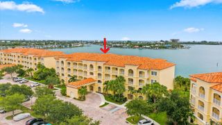 21 HARBOUR ISLE Drive W 302, Fort Pierce, FL 34949