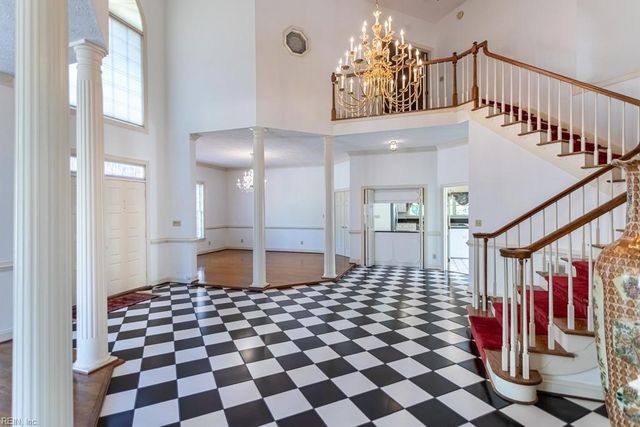 1711 Tyndall Point RD, Gloucester Point, VA 23062