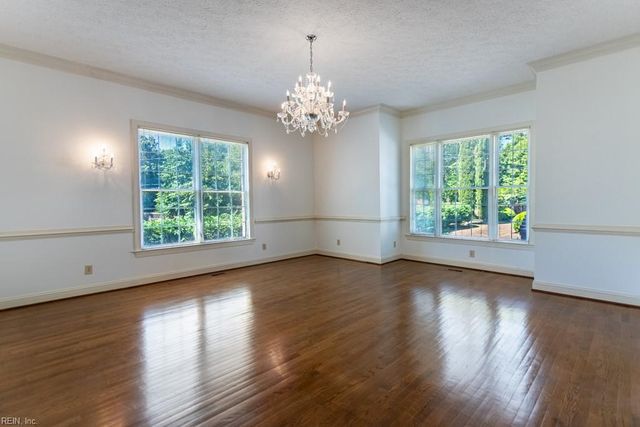 1711 Tyndall Point RD, Gloucester Point, VA 23062