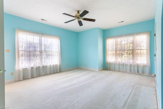 1711 Tyndall Point RD, Gloucester Point, VA 23062