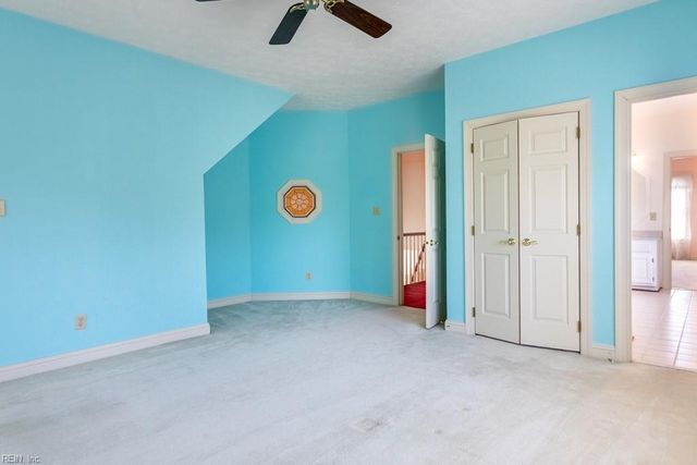 1711 Tyndall Point RD, Gloucester Point, VA 23062