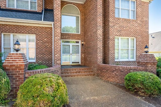 1711 Tyndall Point RD, Gloucester Point, VA 23062
