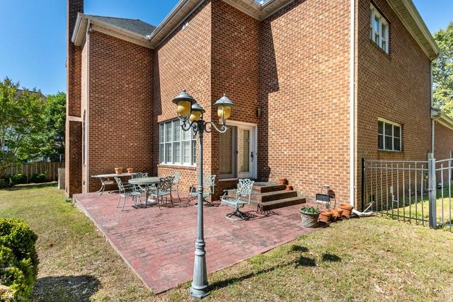 1711 Tyndall Point RD, Gloucester Point, VA 23062