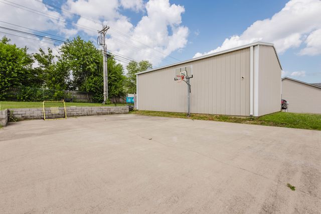 513 EDGEWOOD Drive, Nicholasville, KY 40356