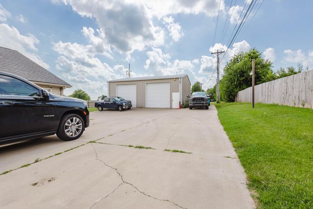 513 EDGEWOOD Drive, Nicholasville, KY 40356