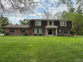12576 Royal Manor Drive, Creve Coeur, MO 63141