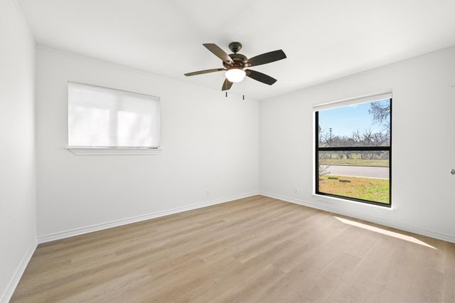 601 Deepwood DR, Round Rock, TX 78681