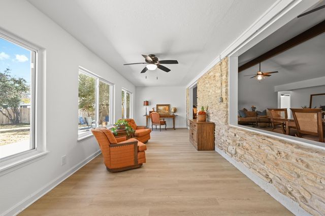 601 Deepwood DR, Round Rock, TX 78681