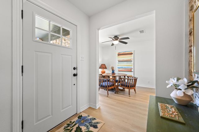 601 Deepwood DR, Round Rock, TX 78681