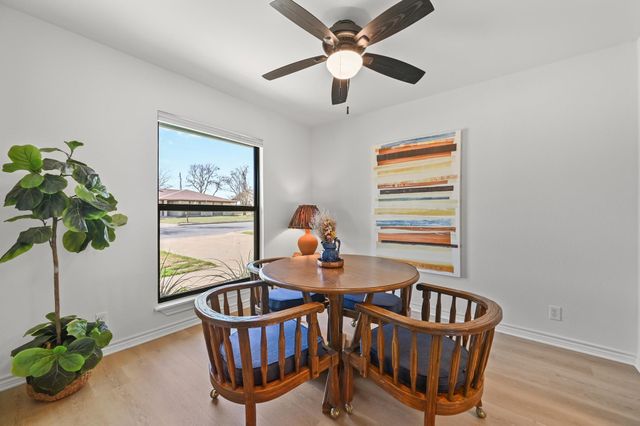 601 Deepwood DR, Round Rock, TX 78681