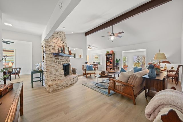 601 Deepwood DR, Round Rock, TX 78681