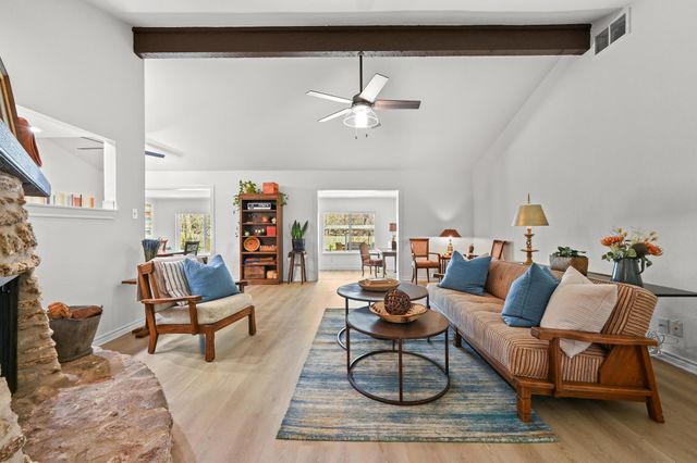 601 Deepwood DR, Round Rock, TX 78681