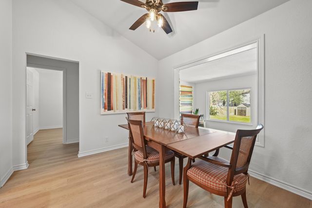 601 Deepwood DR, Round Rock, TX 78681