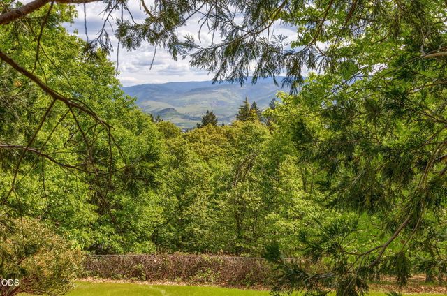 Terrace Street, Ashland, OR 97520