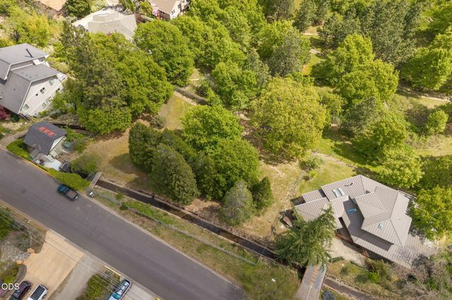 Terrace Street, Ashland, OR 97520