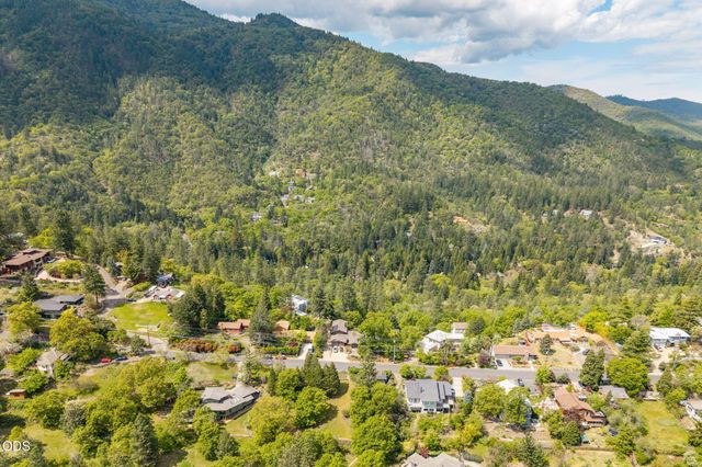 Terrace Street, Ashland, OR 97520