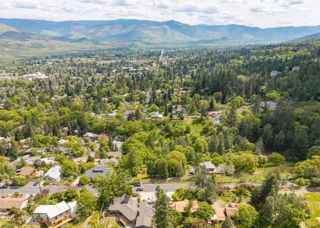 Terrace Street, Ashland, OR 97520