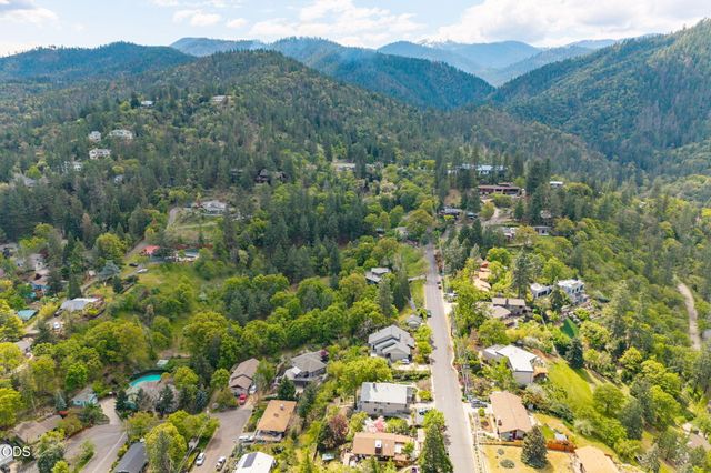Terrace Street, Ashland, OR 97520