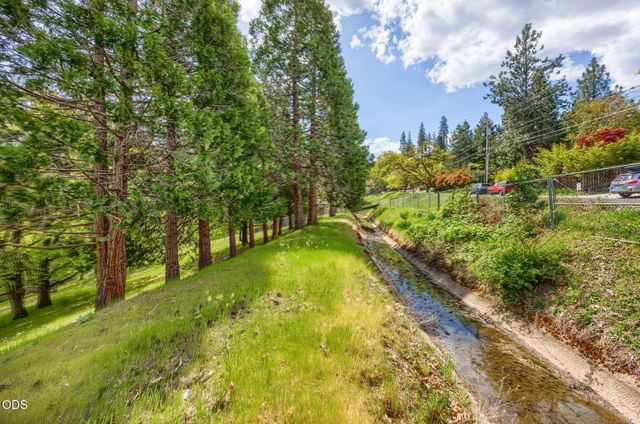 Terrace Street, Ashland, OR 97520