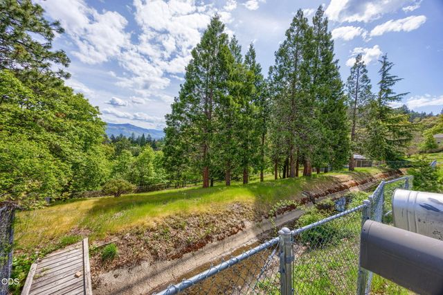 Terrace Street, Ashland, OR 97520