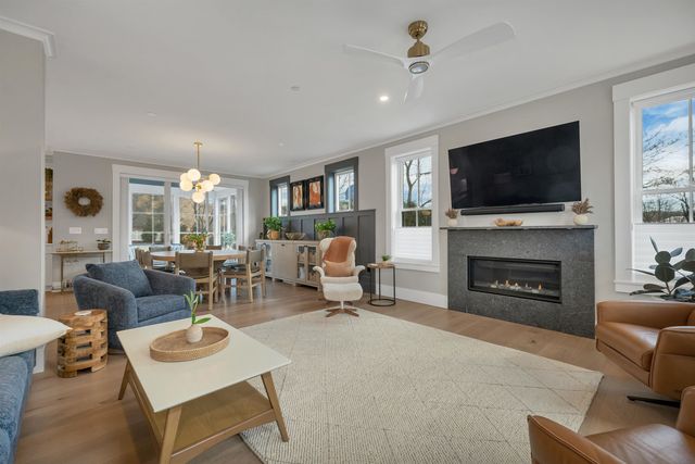 45 Artwill Avenue, Portsmouth, NH 03801